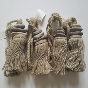 New With Tag Natural Jute River Rock Tassels